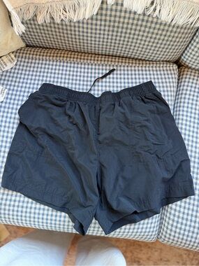 Columbia Black Athletic Shorts with Elastic Waist